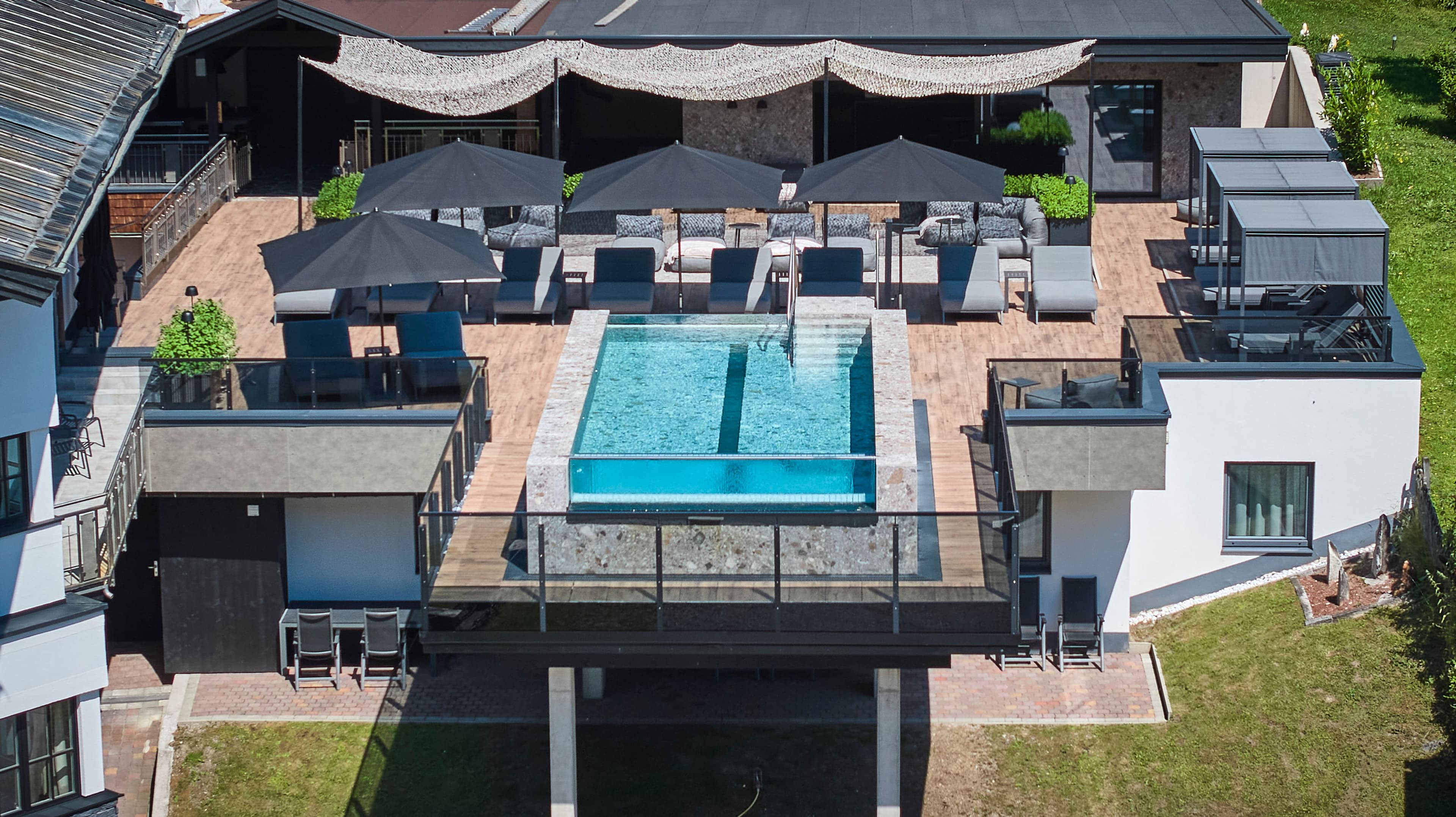 THE POOLHOUSE BOUTIQUE LODGE TOP°1 - Image 2