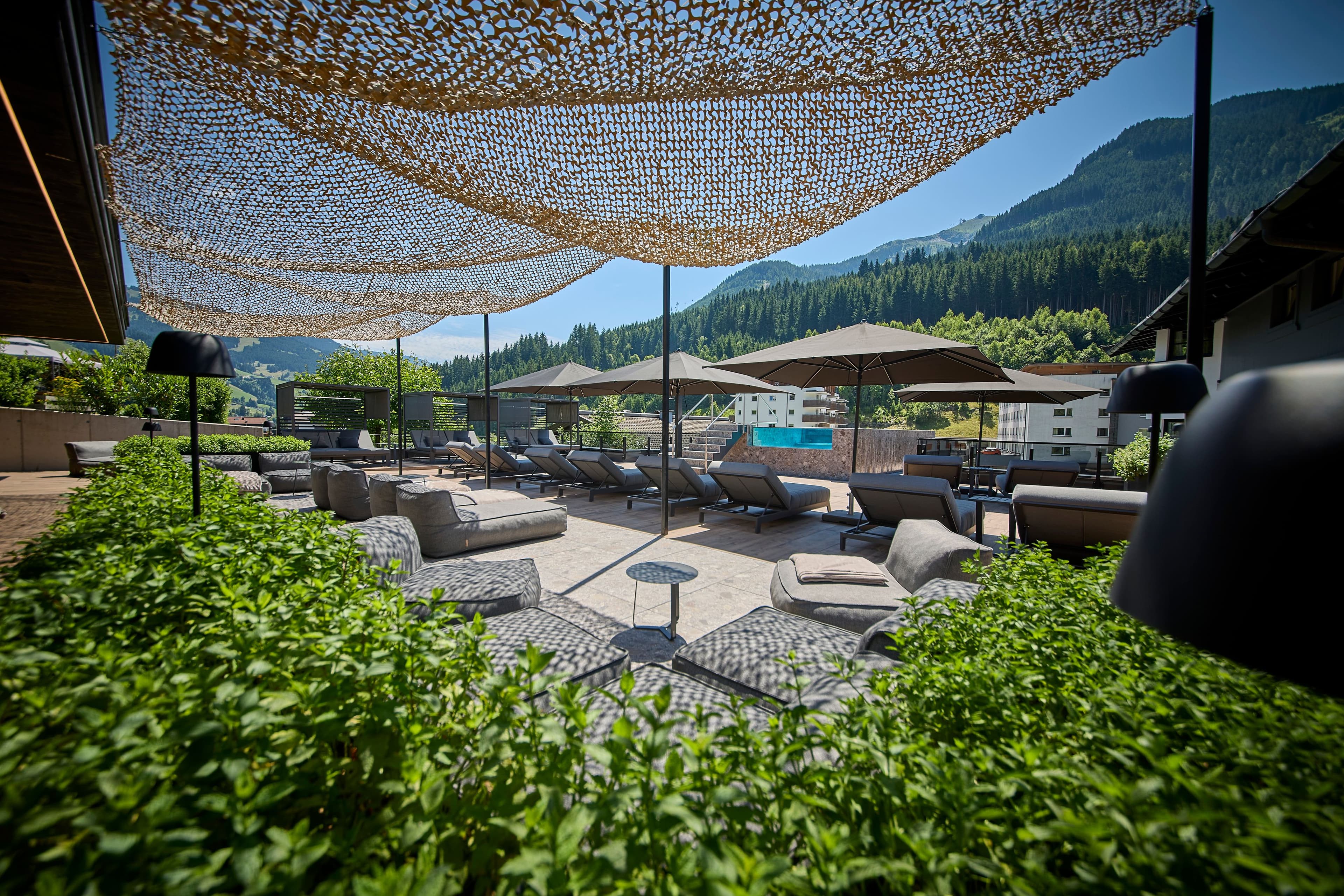 The Poolhouse Lodge