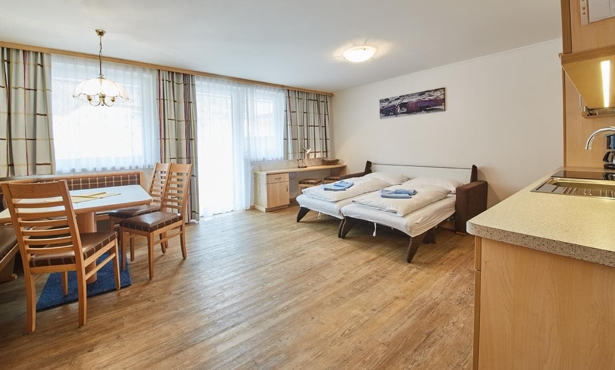 THE POOLHOUSE BOUTIQUE LODGE TOP°9